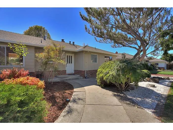 37939 Palmer Dr photo 1