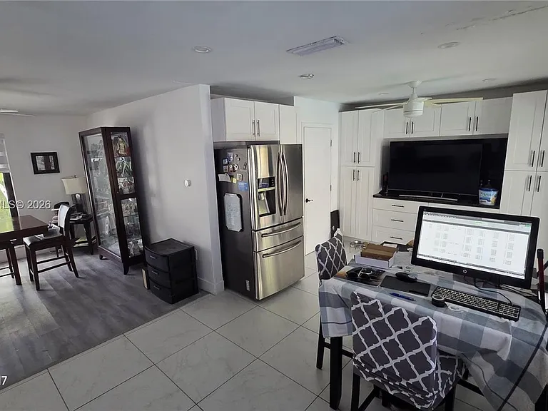 7817 Fairway Blvd — Photo 3