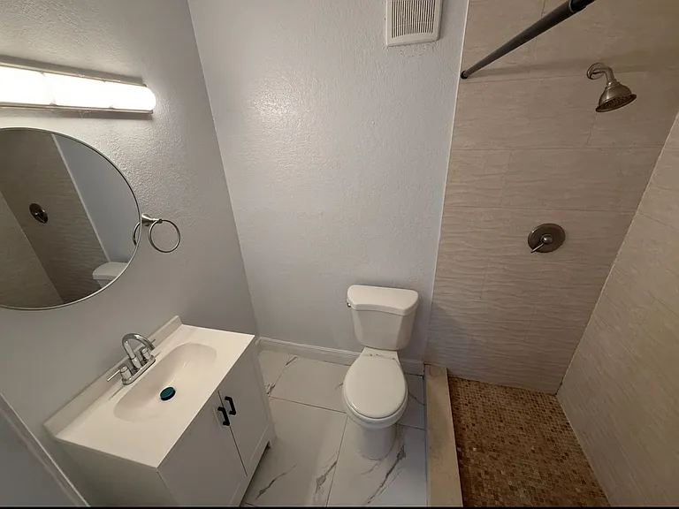 1651 SW 40th Ter #A — Photo 5