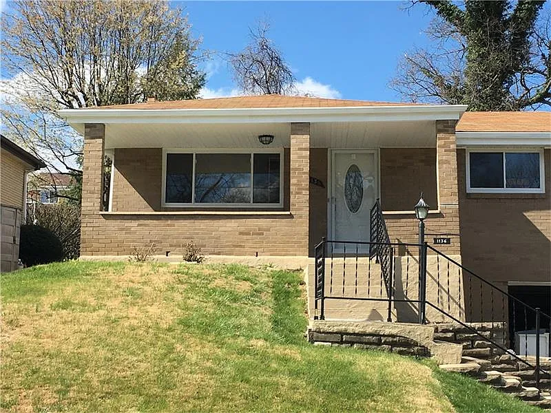 1136 Vivjon Dr photo 1
