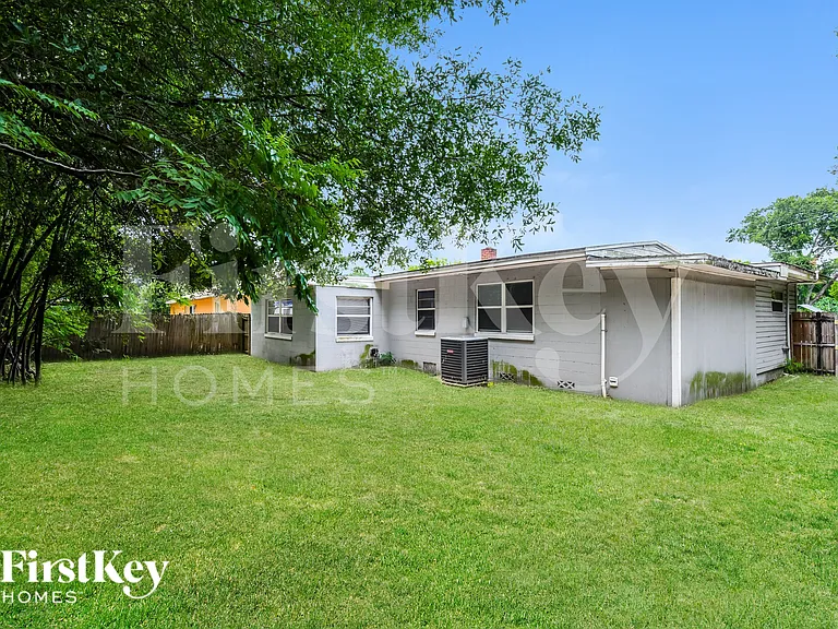 611 Hewett Dr — Photo 14