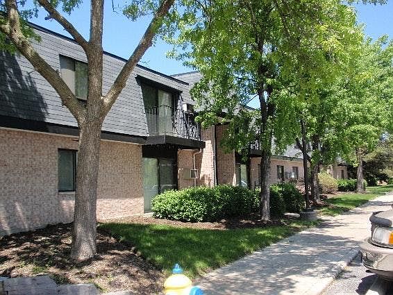 1st image of 841 Westmoreland Dr #1FLE