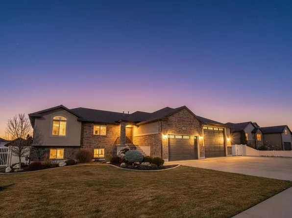 2624 W 2225 N, Farr West, UT 84404