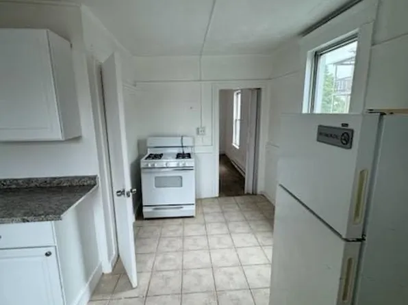 229 Helen St, Bridgeport, CT