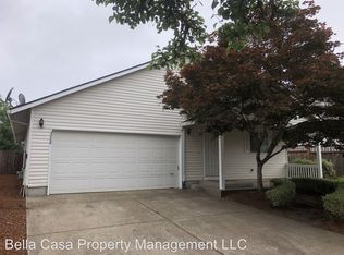 3249 N Center St, Newberg, OR 97132