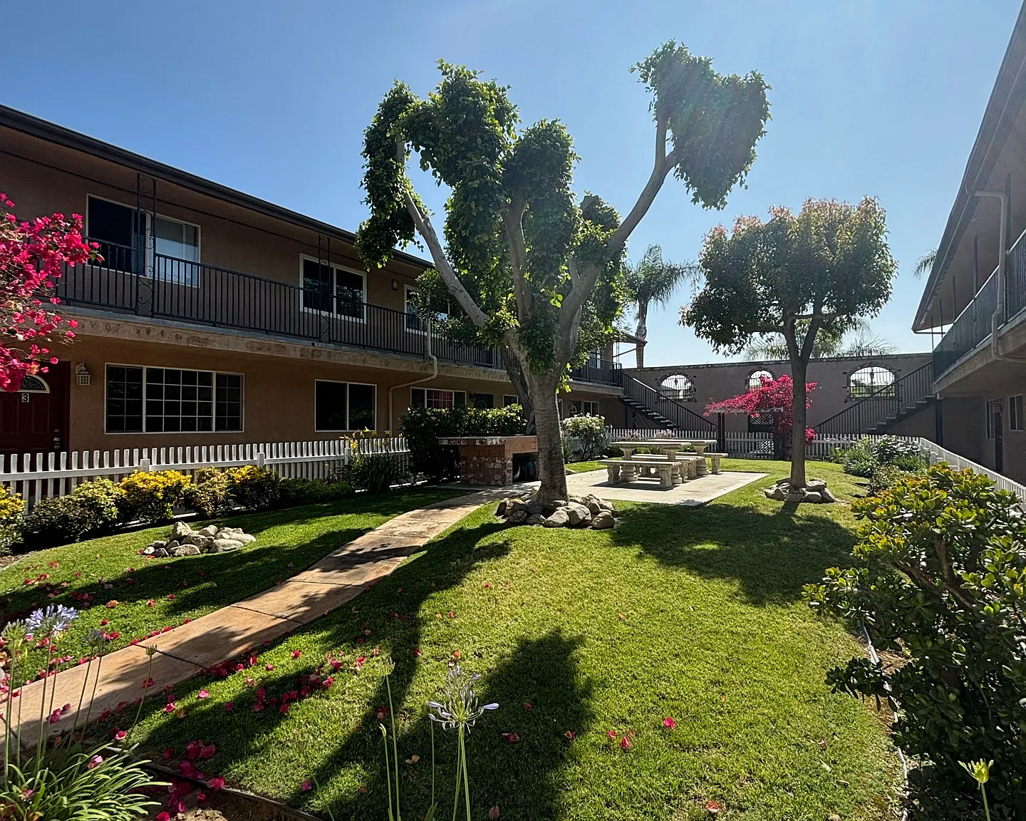 2 bed, $1,975 — Photo 1