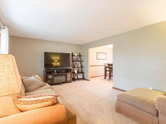 4th image of 2683 Clark Dr