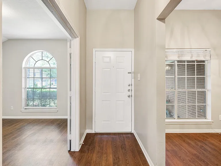 3006 Quail Run Dr — Photo 2