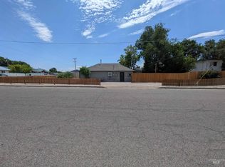 615 SE 6th St, Ontario, OR 97914