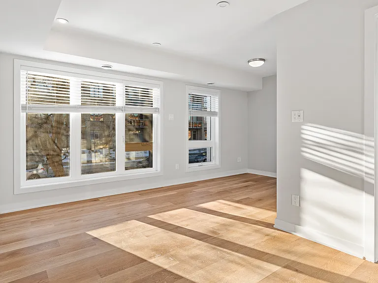689 Churchill Ave N #204 — Photo 13