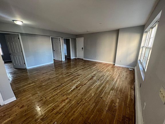 4th image of 2943 Far Rockaway Blvd #B