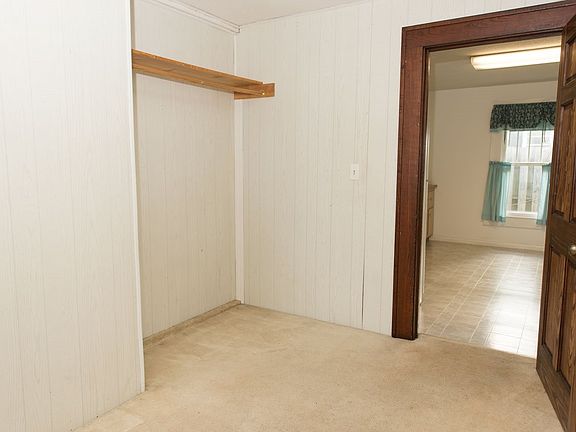 5th image of 422 W Lincoln Ave
