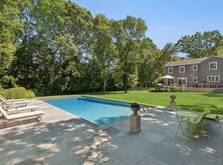 32 Rosewood Ln, Water Mill, NY 11976