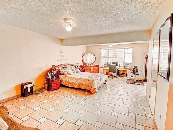 5th image of 7004 Casa Loma Cir