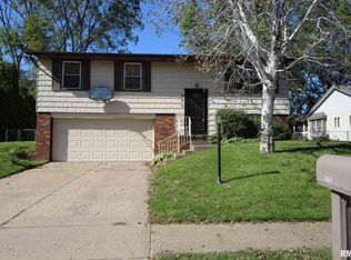 302 Magnolia Ave, Morton, IL 61550