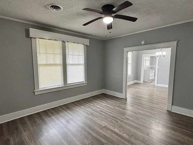 3209 Choctaw Ave — Photo 3