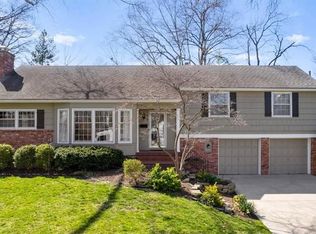 8204 Briar St, Prairie Village, KS 66208