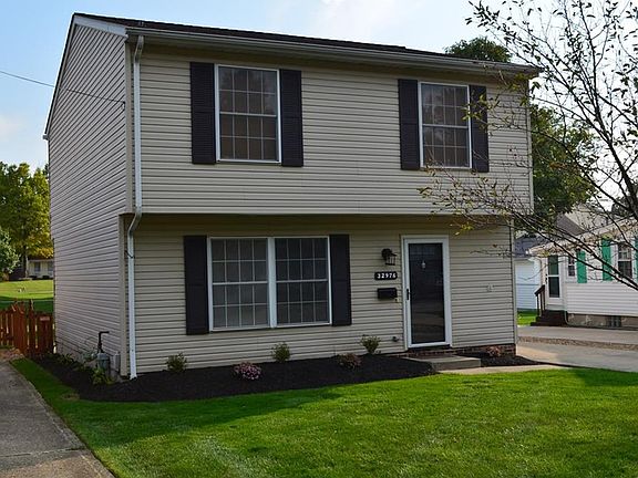 2nd image of 32976 Edwards Ave