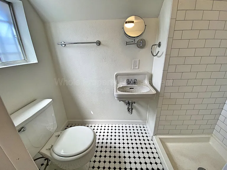 715 Elati St — Photo 22