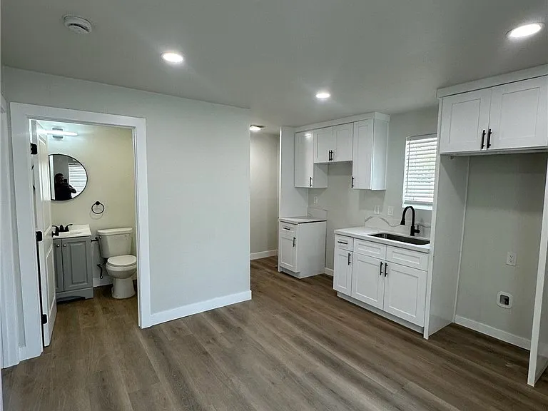 8939 Elizabeth Ave #E — Photo 9