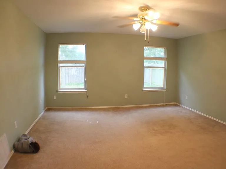 12321 Kilmartin Ln — Photo 4