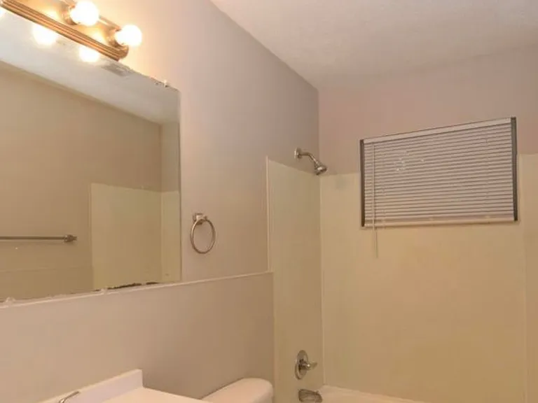 1921 Dianne Dr — Photo 9