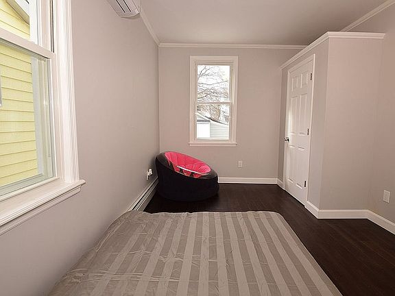 5th image of 4840 206th St