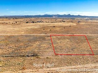 3294 W Limestone Dr, Paulden, AZ 86334