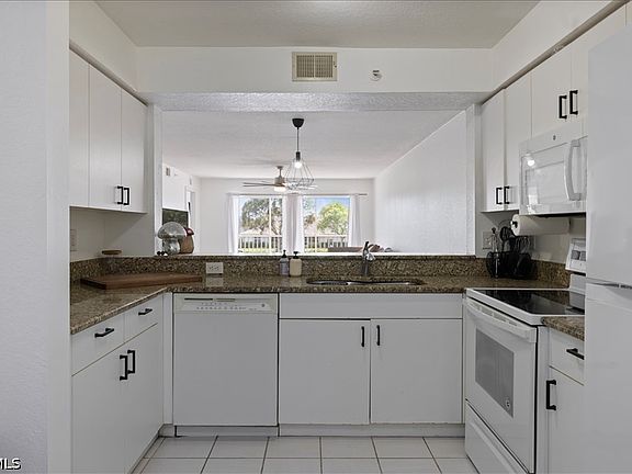 5th image of 9660 Victoria Ln APT 206