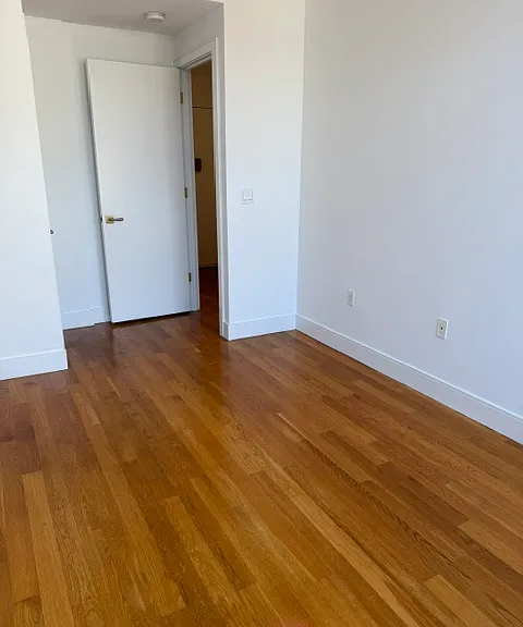 29-11 12th St #4Z — Photo 6
