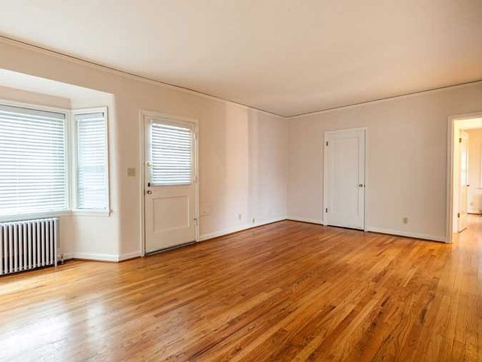1st image of 4405 NE Hoyt St #1B-1Ba-680Sqft