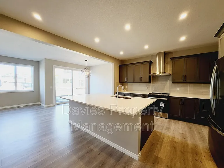 15836 30th Ave SW — Photo 3