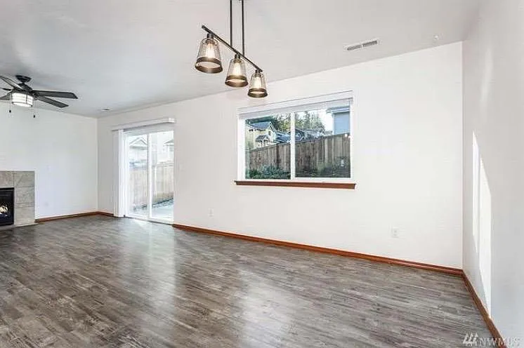 3 bed, 2.5 bath, 1440 sqft, $2,800 — Photo 4