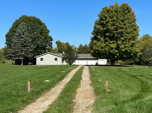 9755 Cox Rd, Bellevue, MI 49021