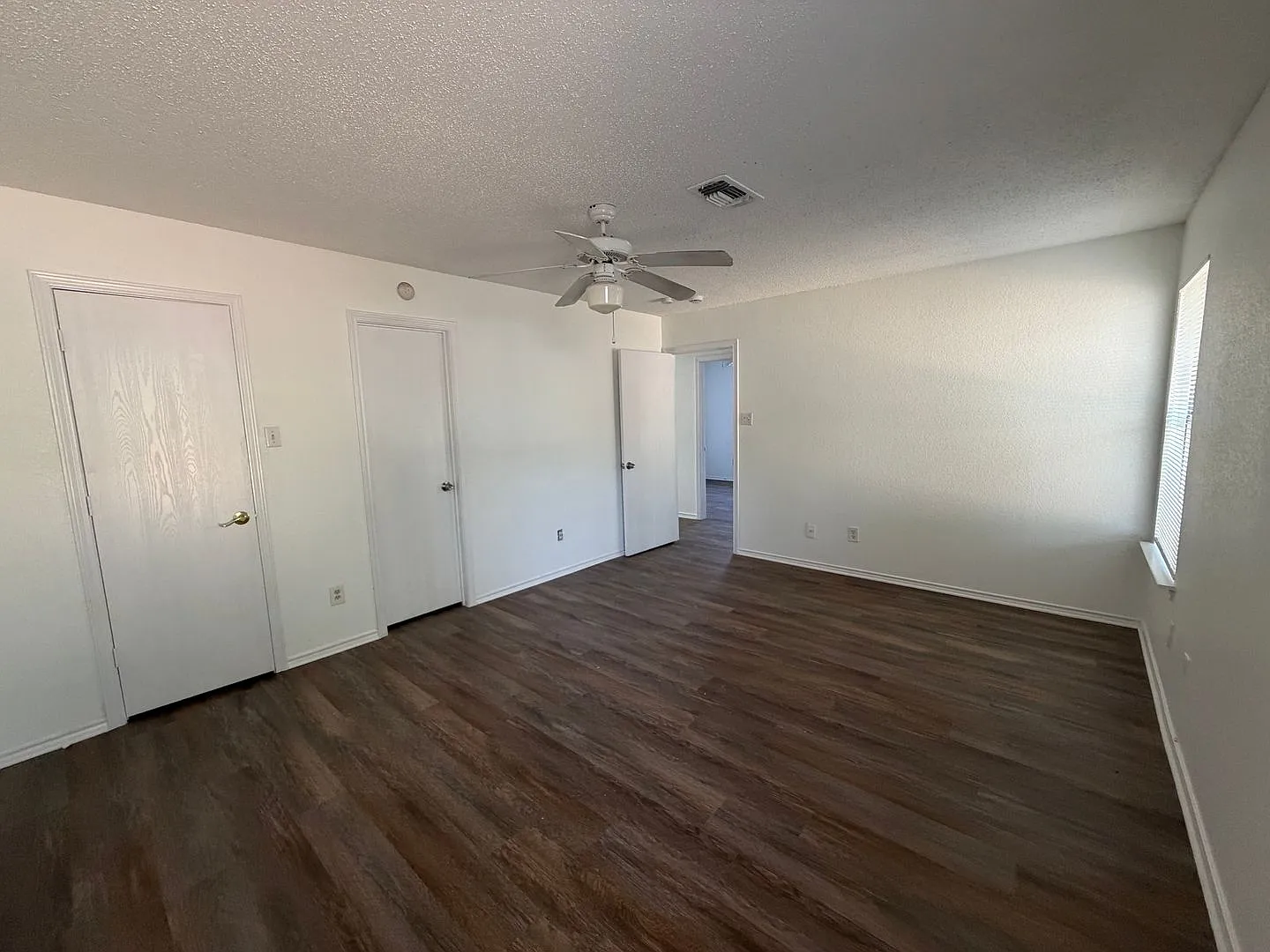 Move In Ready 3 bedroom, 2 bath — Photo 4