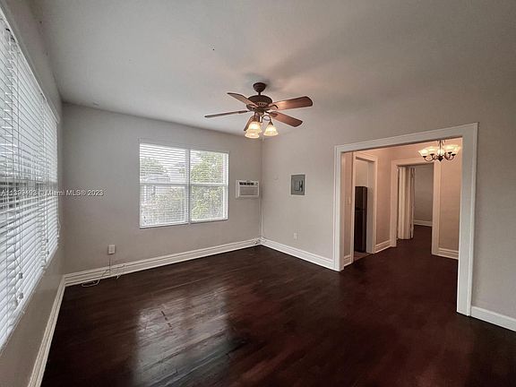 2nd image of 344 Mendoza Ave APT 6