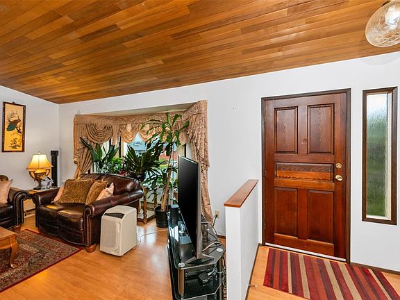 5th image of 803 Kimberly Pl