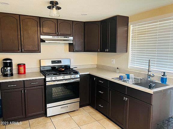 5th image of 1531 W MICHELLE Drive