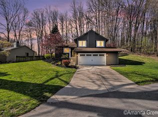 6030 Huntington Dr SE, Ada, MI 49301