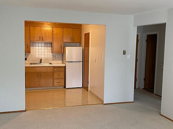 5th image of 1386 45th Ave APT 1