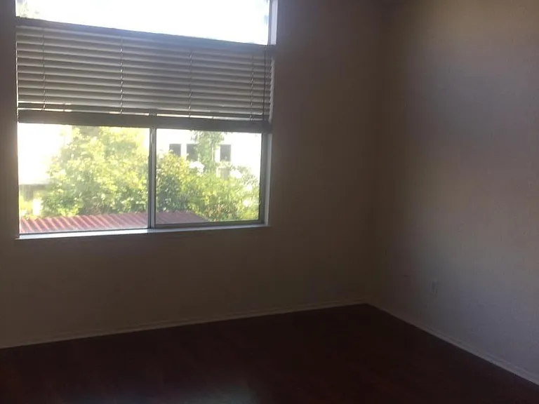 540 E Calora St — Photo 14