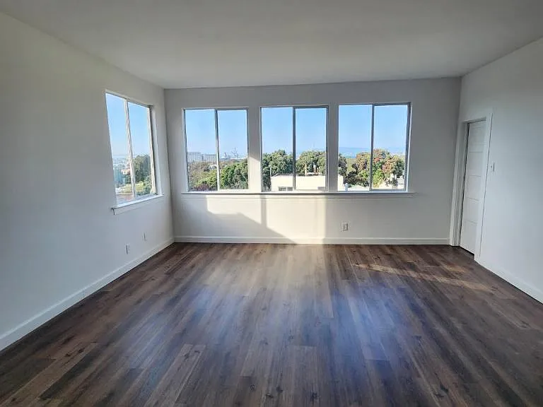 1474 Innes Ave — Photo 4