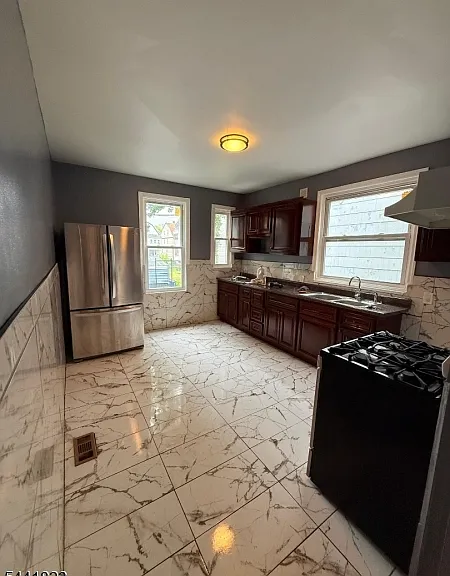 239 S Clinton St #1 — Photo 9