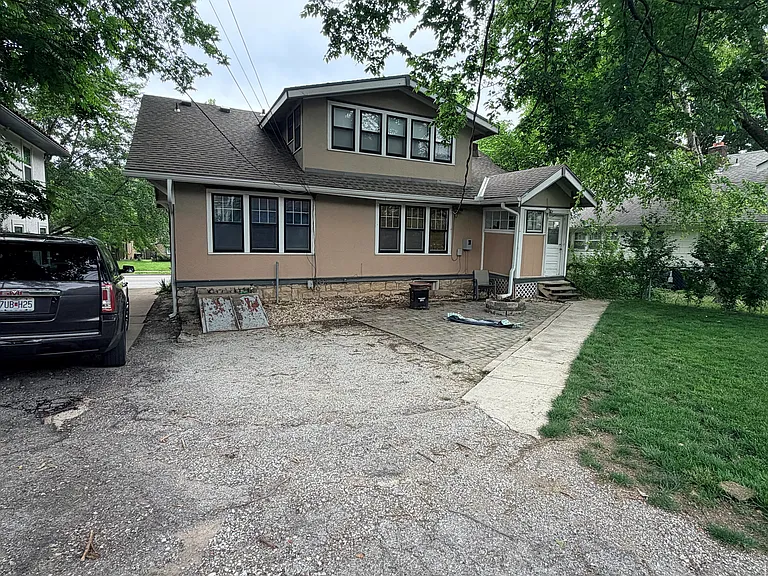 5741 Rockhill Rd — Photo 2