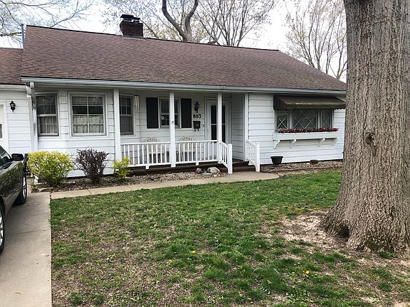 3rd image of 803 Lincoln Dr