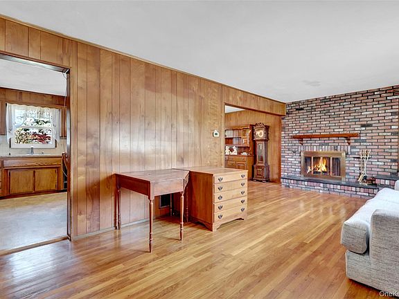 5th image of 211 Lynbrook Street