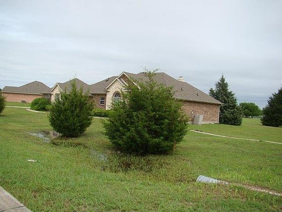 5th image of 100 Brittany Dr