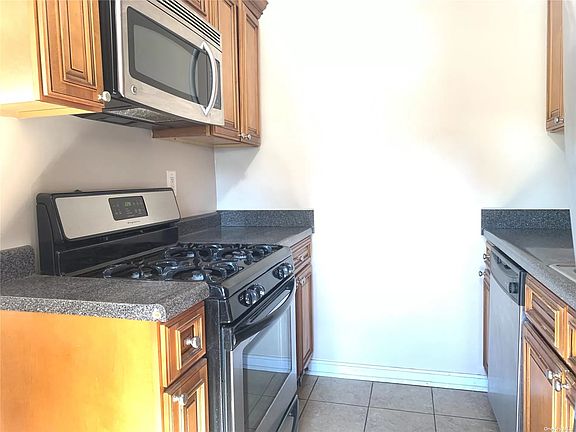 3rd image of 66-15 Park Dr E #B