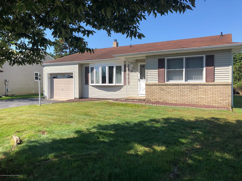 2nd image of 62 Westport Dr