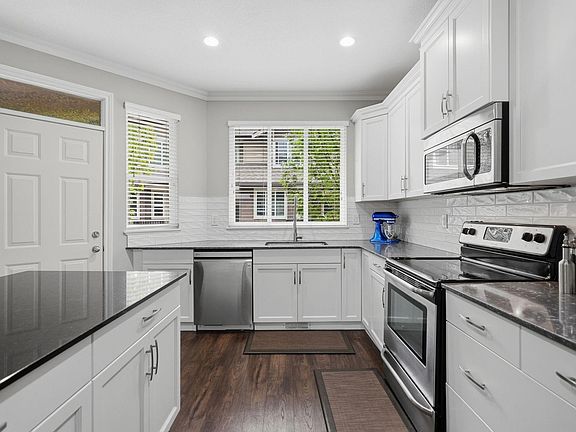 3rd image of 11720 Cottonwood Dr #65